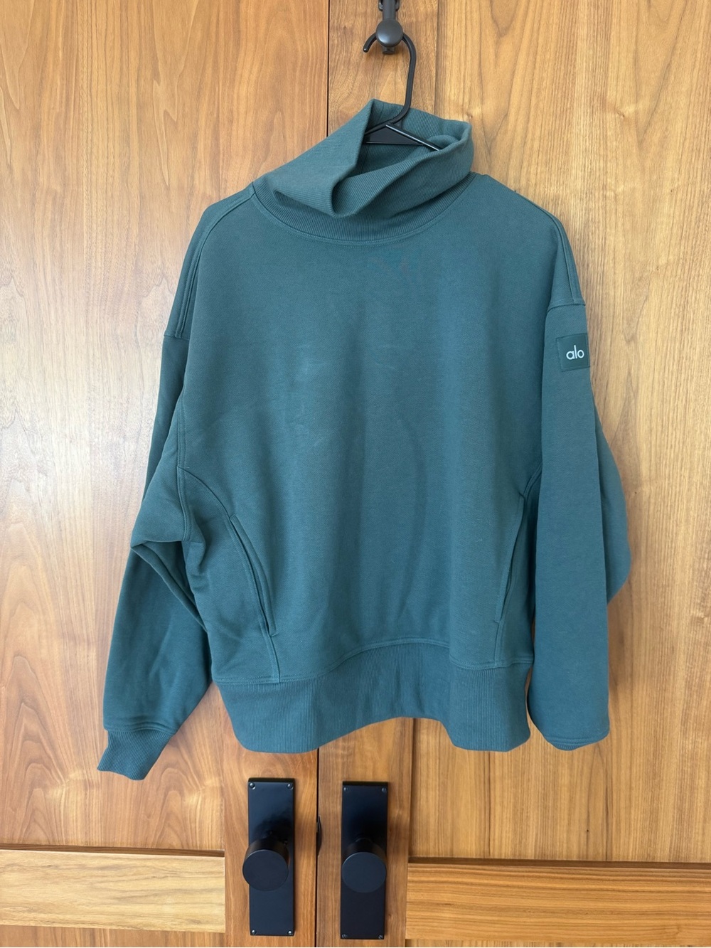 ALO women’s Dark Green Turtleneck Sweatshirt